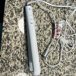 T3 Single pass style max 1” ceramic flat iron